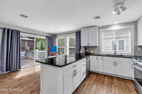 211 Freeport Blvd, Toms River, NJ 08757