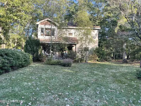 23 Fair Oaks Dr, Barnegat, NJ 08005