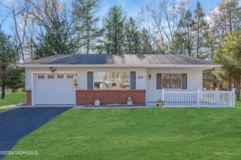 35 Arizona Ave, Whiting, NJ 08759