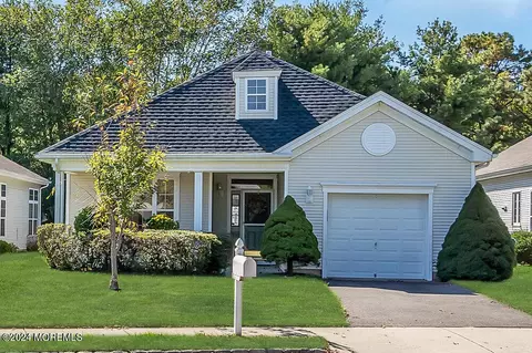 35 Golden Seasons Dr, Lakewood, NJ 08701