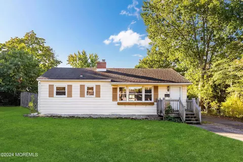 79 Grand Ave, Toms River, NJ 08753
