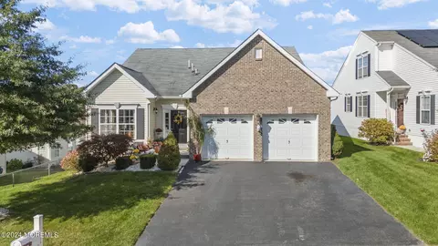 30 Silver Maple Ln, Howell, NJ 07731