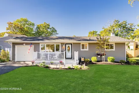 1083 Overlook Dr, Toms River, NJ 08753