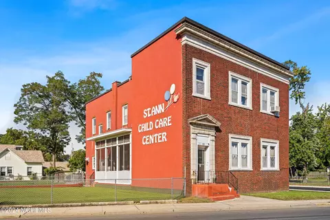121 Main St, Keansburg, NJ 07734