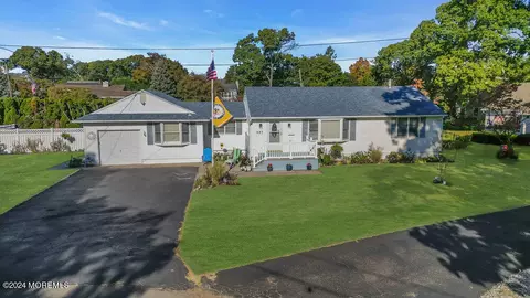 327 Barbara Dr, Point Pleasant, NJ 08742