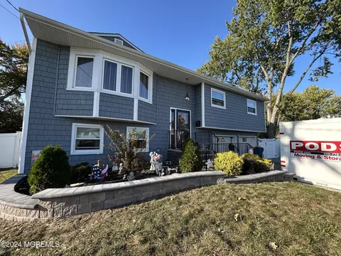 4 Daniel Dr, Hazlet, NJ 07730 photo 1