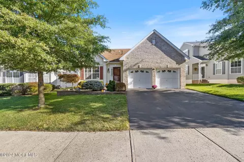 20 Silver Maple Ln, Howell, NJ 07731