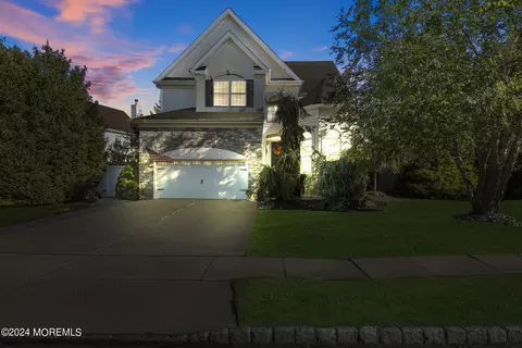 39 Arrowwood Ct, Howell, NJ 07731