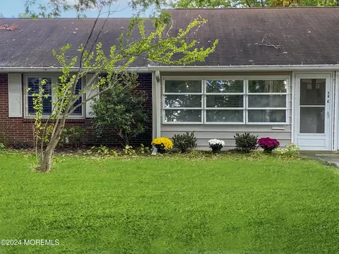 59 Buckingham Dr # E, Lakewood, NJ 08701