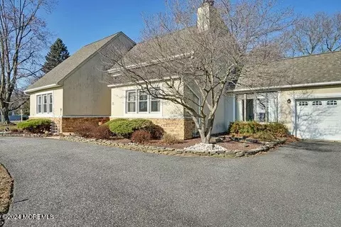 13 Old Mill Rd, Holmdel, NJ 07733