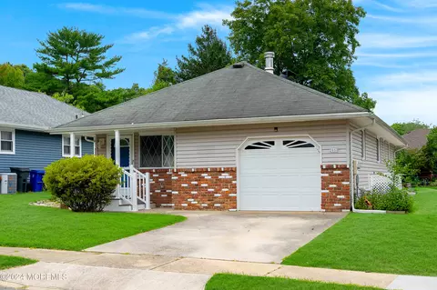 2058 Mount Hope Ln, Toms River, NJ 08753