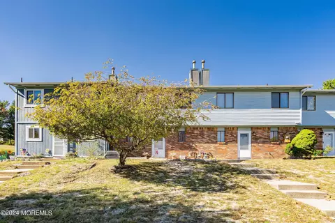 20 Alec Dr #1000, Howell, NJ 07731