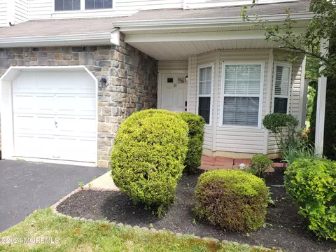 58 San Anita Dr, Tinton Falls, NJ 07753