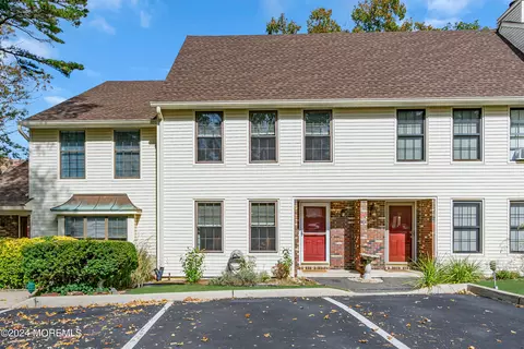 16 Barnes Ln #416, Toms River, NJ 08753