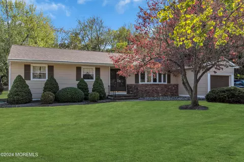 401 Hilltop Rd, Toms River, NJ 08753