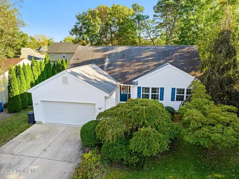 133 Wave Rd, Manahawkin, NJ 08050