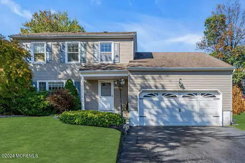 136 Sandpiper Dr, Belford, NJ 07718