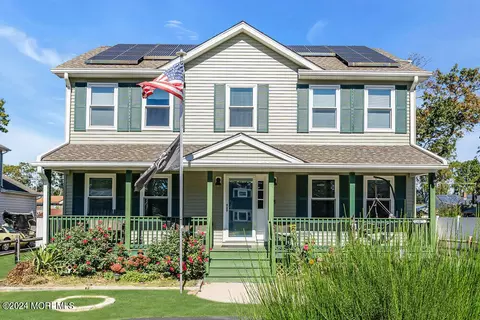 607 Poplar St, Lakehurst, NJ 08733