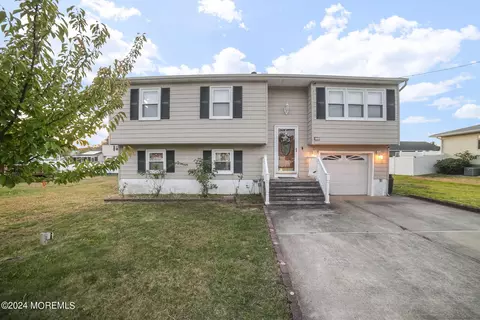 1142 Sylvan Dr, Toms River, NJ 08753