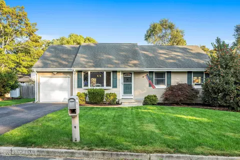 239 Tackle Ave, Manahawkin, NJ 08050