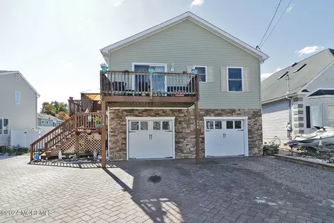 334 E Bayview Ave, Ocean Gate, NJ 08740