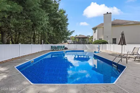 Exterior - 6 Emerald Ct, Freehold, NJ 07728 photo 5 of 13