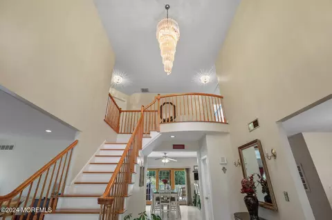 Entry Way - 6 Emerald Ct, Freehold, NJ 07728 photo 3 of 4