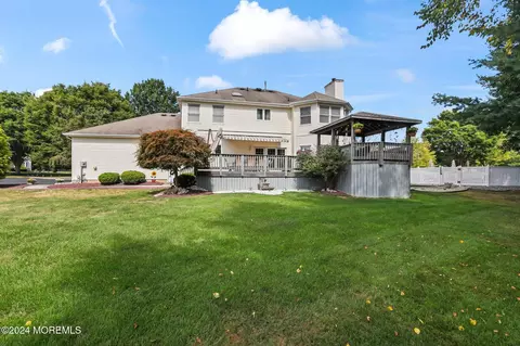 Exterior - 6 Emerald Ct, Freehold, NJ 07728 photo 6 of 13