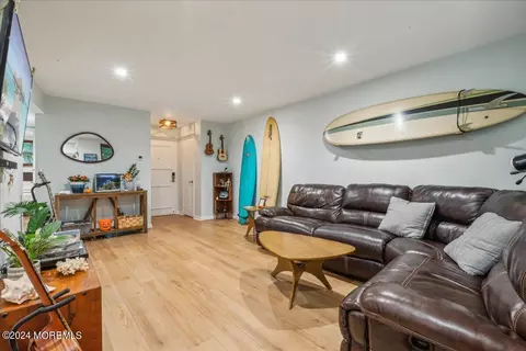 200 Portland Rd #E-16, Highlands, NJ 07732