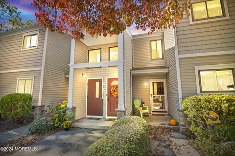 19 Carol Ct, Tinton Falls, NJ 07724