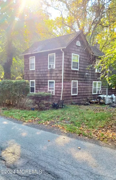458 Pleasant Valley Rd, Morganville, NJ 07751
