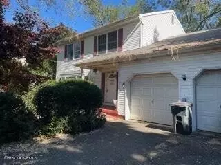 5 Rose St, Lincroft, NJ 07738