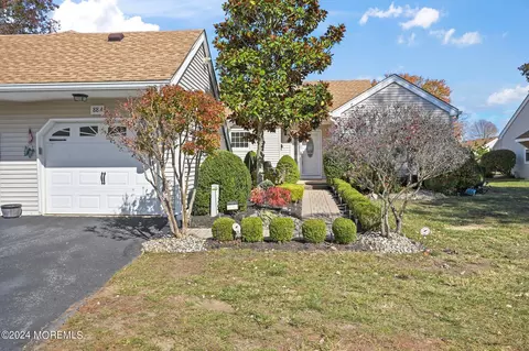 88 Chapel Ln #A, Freehold, NJ 07728