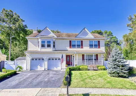 26 Higgins Ct, Howell, NJ 07731