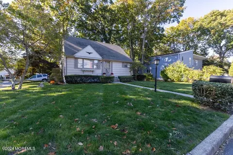400 Couse Rd, Neptune City, NJ 07753