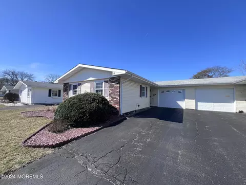 Exterior - 18 Lamb Rd, Brick, NJ 08724 photo 9 of 9