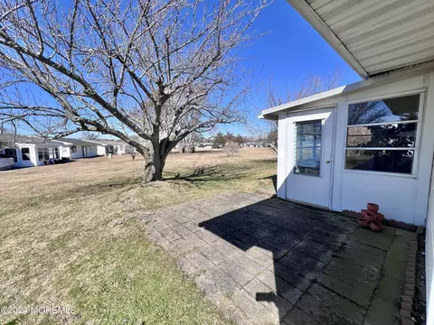 Exterior - 18 Lamb Rd, Brick, NJ 08724 photo 6 of 9