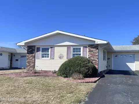 18 Lamb Rd, Brick, NJ 08724