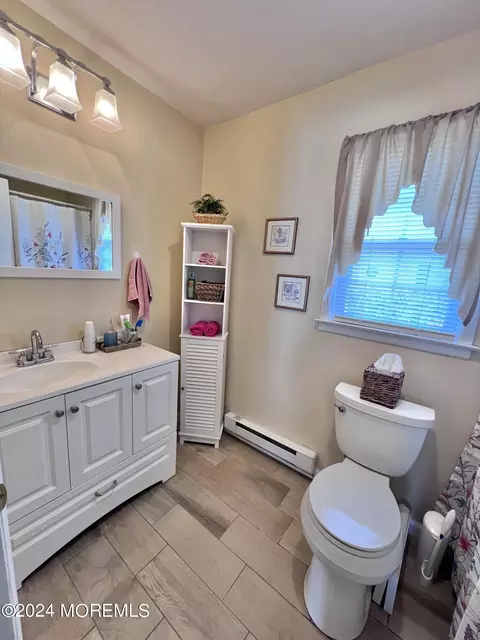 Bath - 18 Lamb Rd, Brick, NJ 08724 photo 1 of 2
