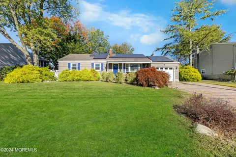 836 Royal Ln, Toms River, NJ 08753