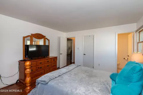 Bedroom - 4 Heron Ct, Forked River, NJ 08731 photo 6 of 9