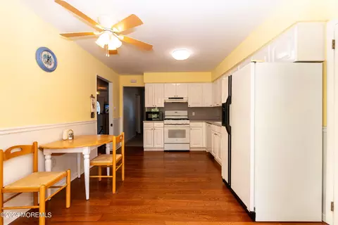 Kitchen - 4 Heron Ct, Forked River, NJ 08731 photo 4 of 4