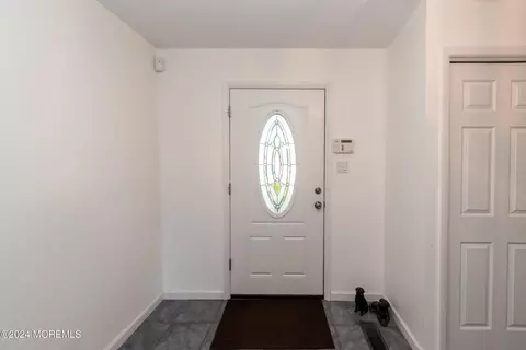 Entry Way - 4 Heron Ct, Forked River, NJ 08731 photo 1 of 3