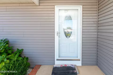 Exterior - 4 Heron Ct, Forked River, NJ 08731 photo 2 of 14
