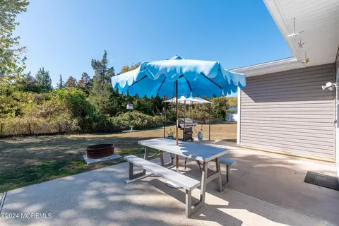 Exterior - 4 Heron Ct, Forked River, NJ 08731 photo 5 of 14