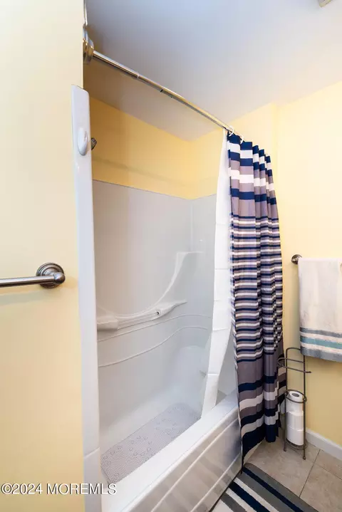 Bath - 4 Heron Ct, Forked River, NJ 08731 photo 4 of 4