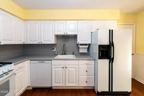 Kitchen - 4 Heron Ct, Forked River, NJ 08731 photo 2 of 4