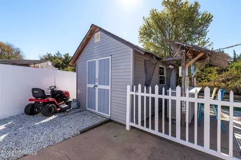 Exterior - 4 Heron Ct, Forked River, NJ 08731 photo 3 of 14