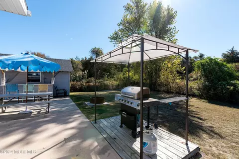 Exterior - 4 Heron Ct, Forked River, NJ 08731 photo 10 of 14