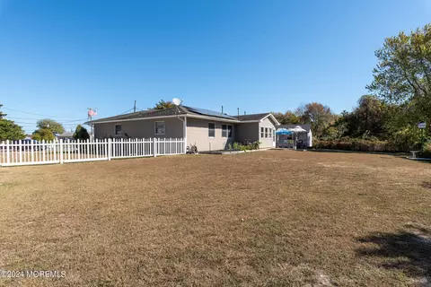 Exterior - 4 Heron Ct, Forked River, NJ 08731 photo 13 of 14